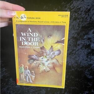 A Wind in the Door by Madeleine L'Engle | 1983 | Vintage Paperback Classic